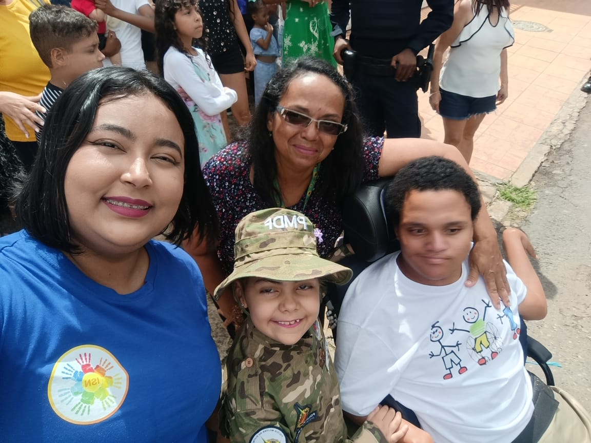 Grupo de escuta com mães e cuidadoras familiares